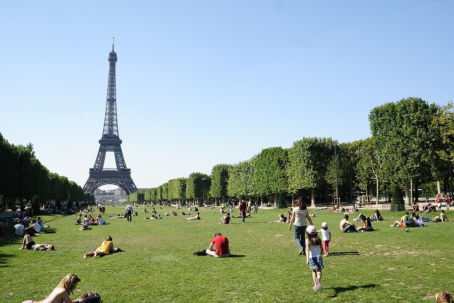 7 Days Vacation in France:: Cultural Insights and Essential Resources